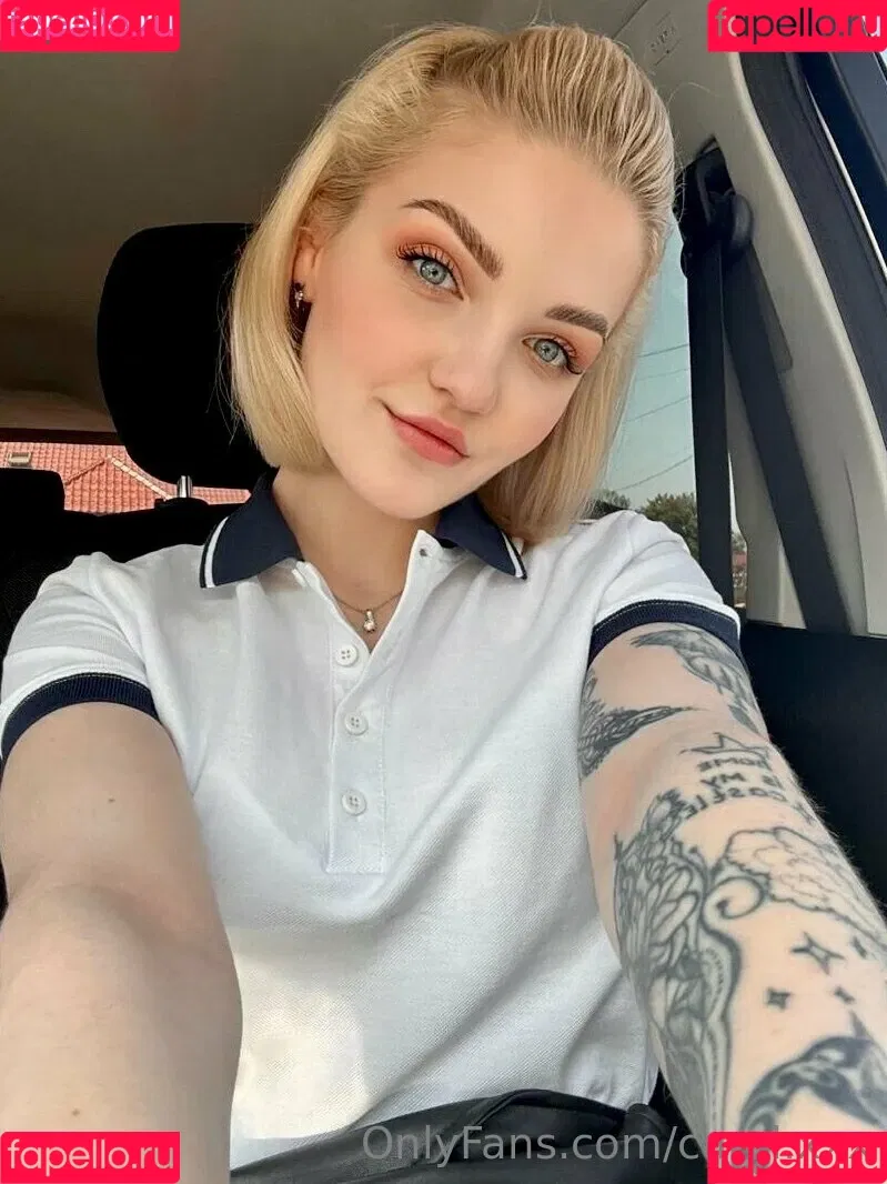 carol.xxx / carollinejane123742 Onlyfans Photo Gallery 