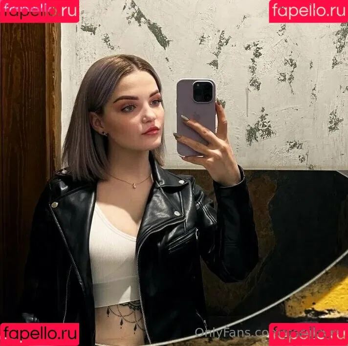 carol.xxx / carollinejane123742 Onlyfans Photo Gallery 