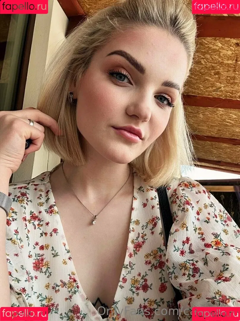 carol.xxx / carollinejane123742 Onlyfans Photo Gallery 