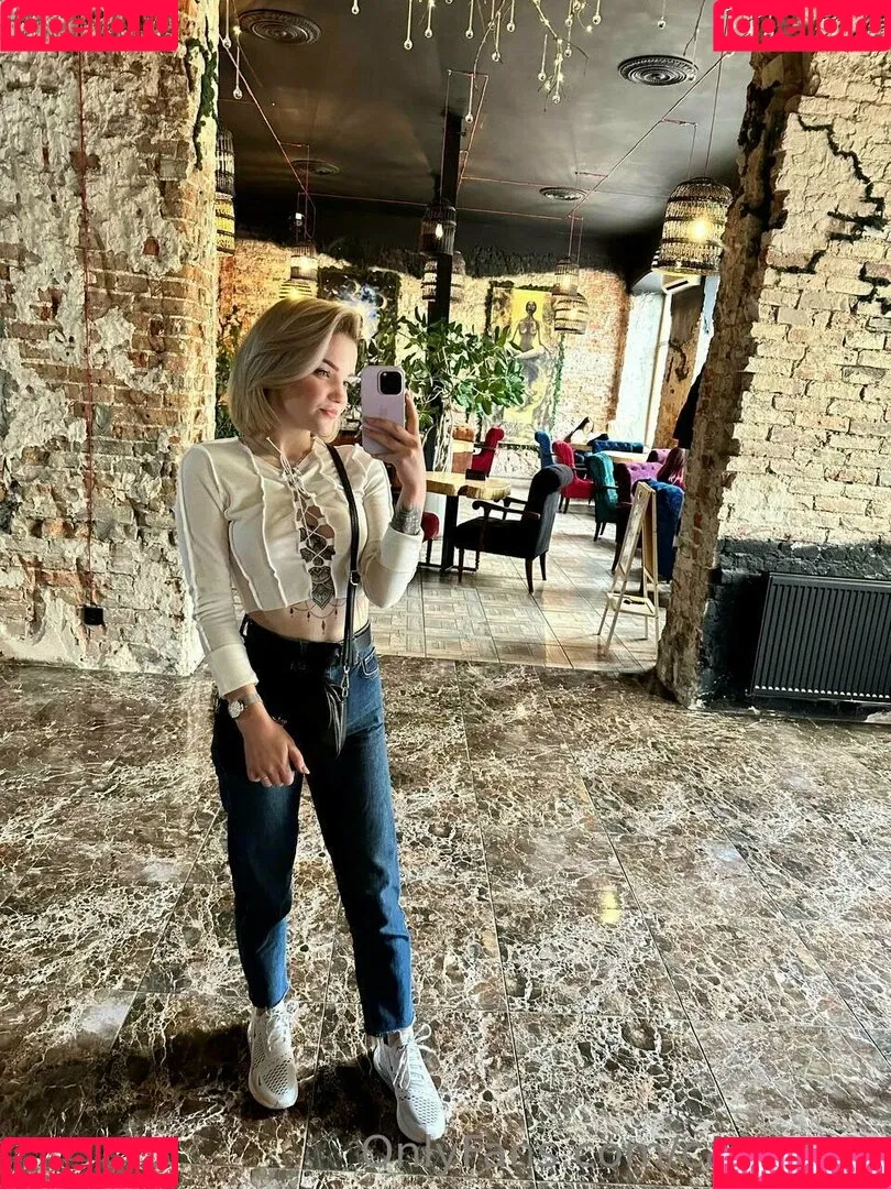 carol.xxx / carollinejane123742 Onlyfans Photo Gallery 