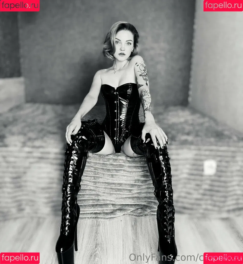 carol.xxx / carollinejane123742 Onlyfans Photo Gallery 