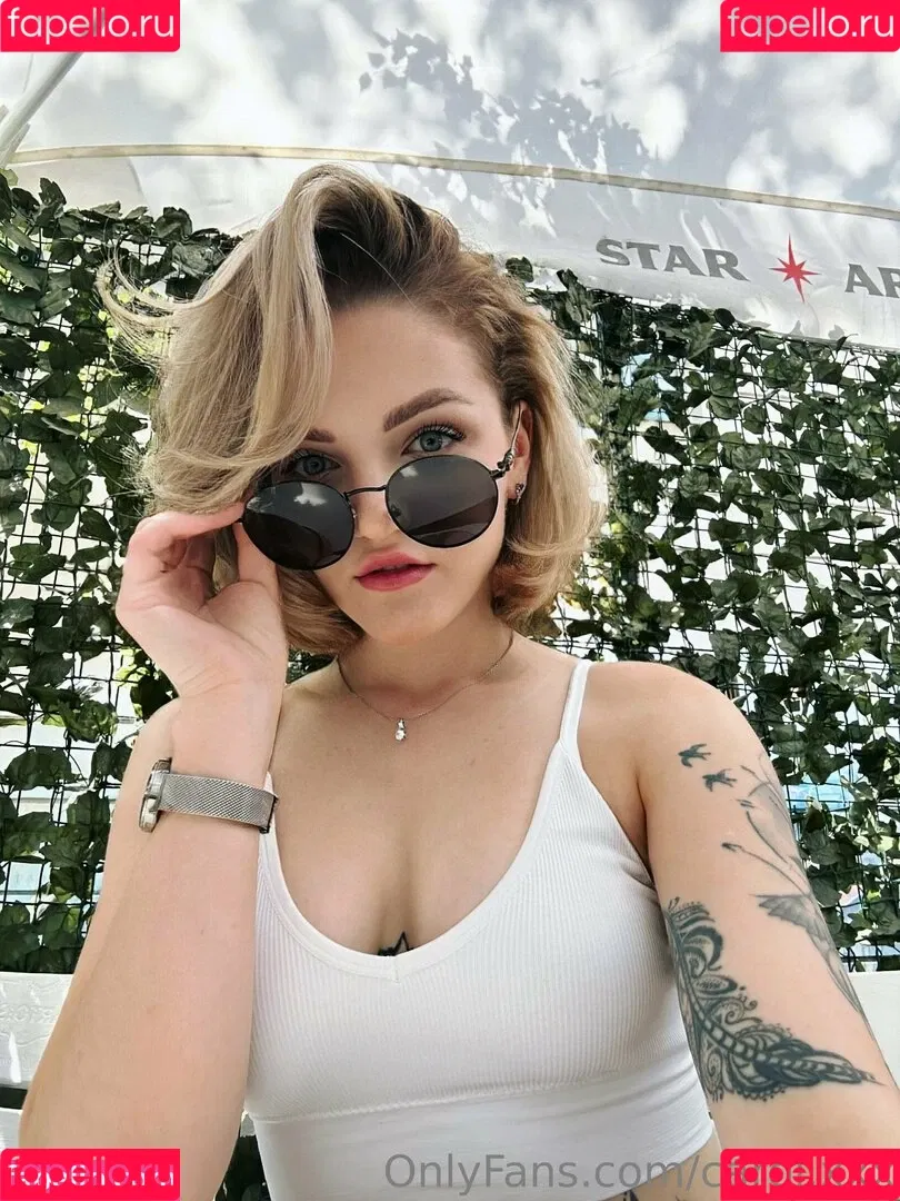 carol.xxx / carollinejane123742 Onlyfans Photo Gallery 