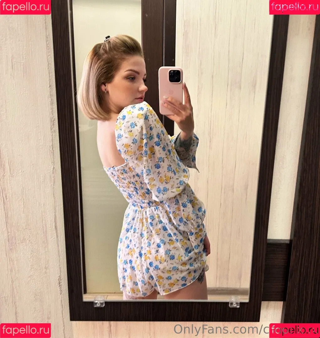 carol.xxx / carollinejane123742 Onlyfans Photo Gallery 