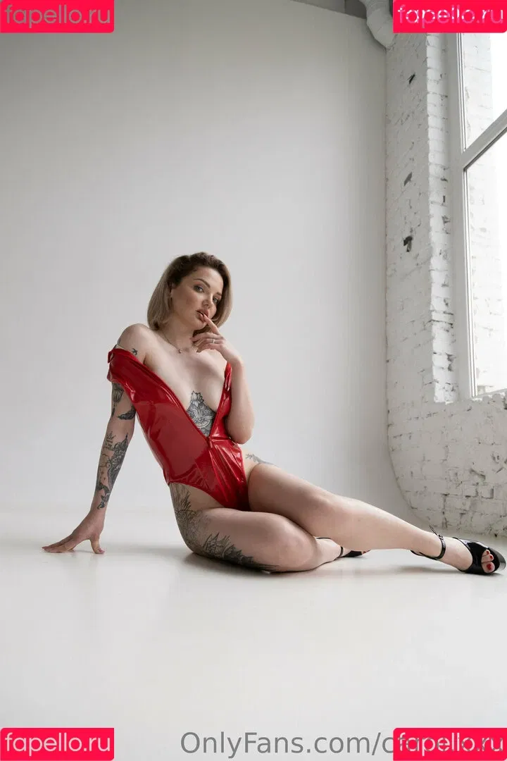 carol.xxx / carollinejane123742 Onlyfans Photo Gallery 