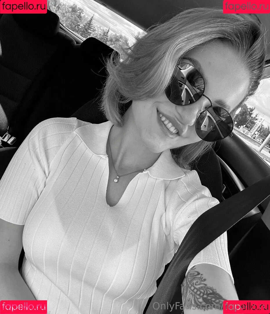 carol.xxx / carollinejane123742 Onlyfans Photo Gallery 