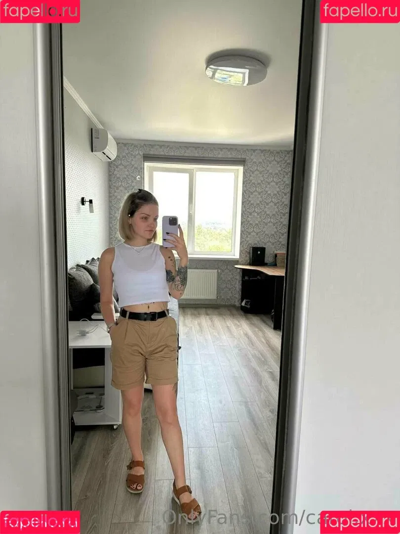 carol.xxx / carollinejane123742 Onlyfans Photo Gallery 