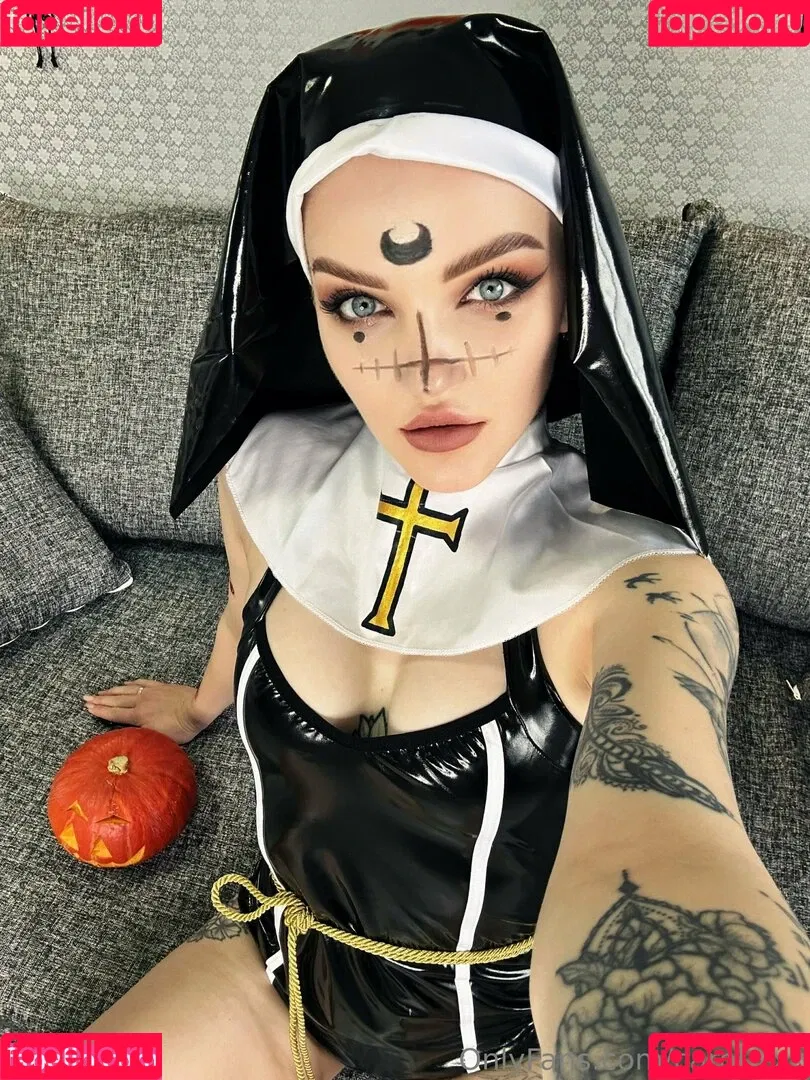 carol.xxx / carollinejane123742 Onlyfans Photo Gallery 