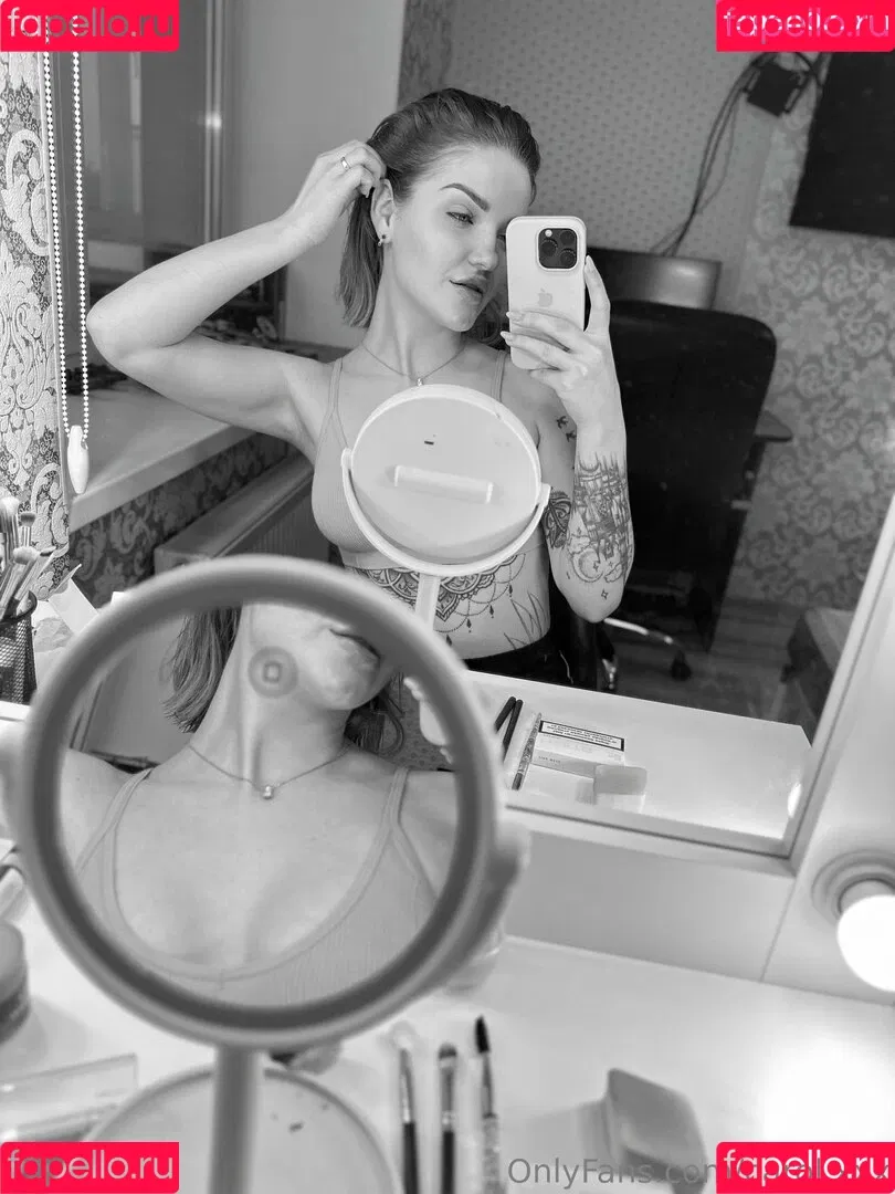 carol.xxx / carollinejane123742 Onlyfans Photo Gallery 