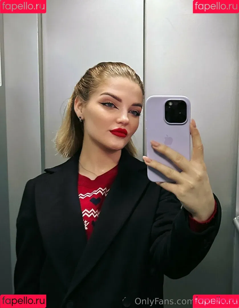 carol.xxx / carollinejane123742 Onlyfans Photo Gallery 