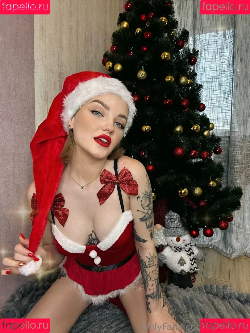 carol.xxx / carollinejane123742 Onlyfans Photo Gallery 