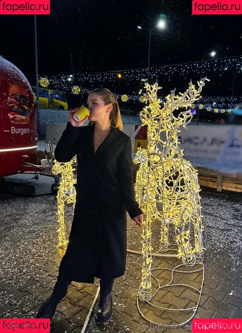 carol.xxx / carollinejane123742 Onlyfans Photo Gallery 