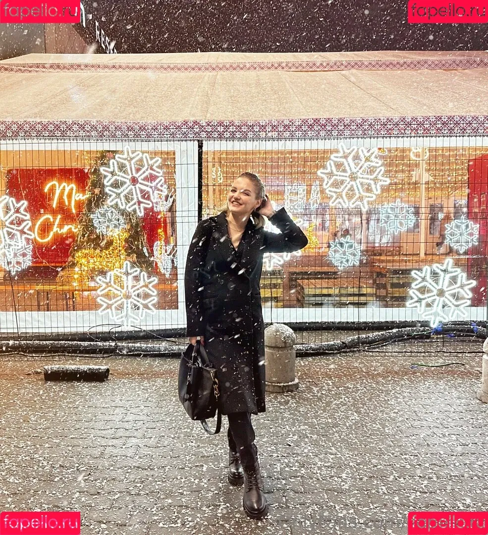 carol.xxx / carollinejane123742 Onlyfans Photo Gallery 