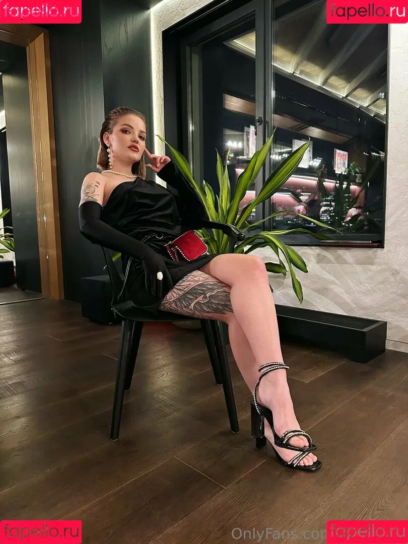 carol.xxx / carollinejane123742 Onlyfans Photo Gallery 