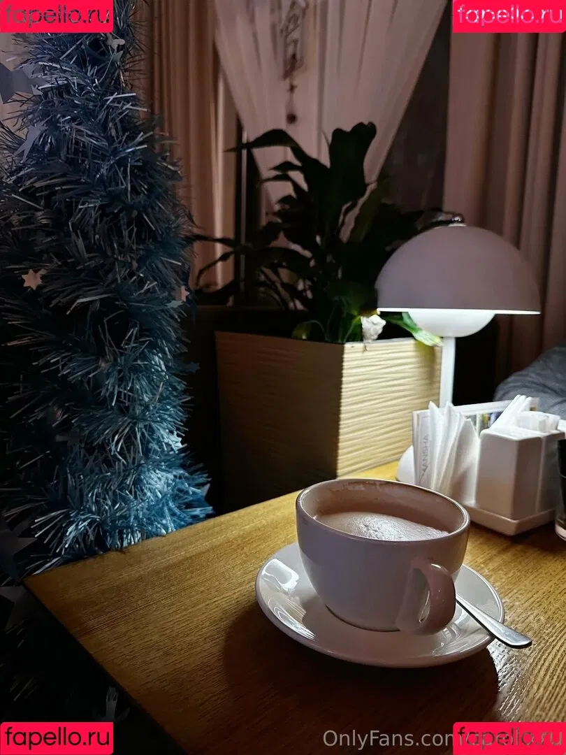 carol.xxx / carollinejane123742 Onlyfans Photo Gallery 