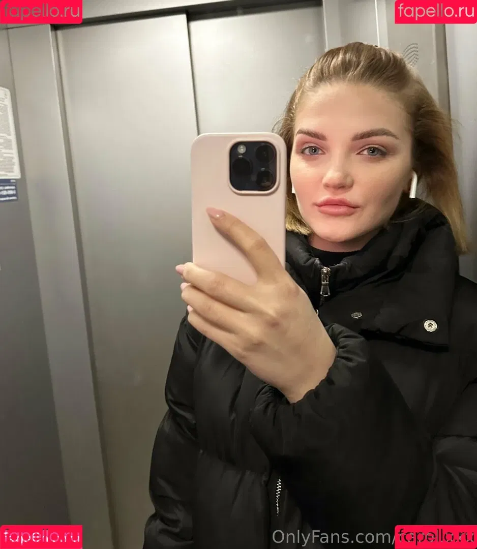 carol.xxx / carollinejane123742 Onlyfans Photo Gallery 