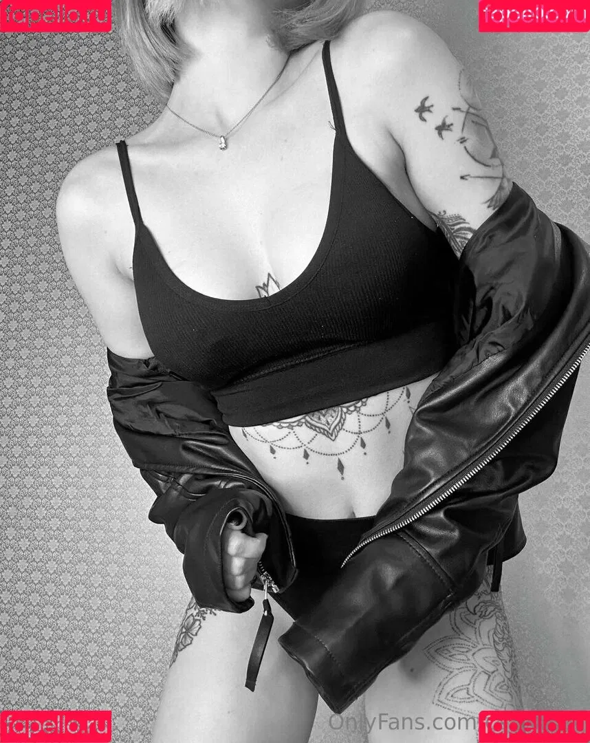 carol.xxx / carollinejane123742 Onlyfans Photo Gallery 