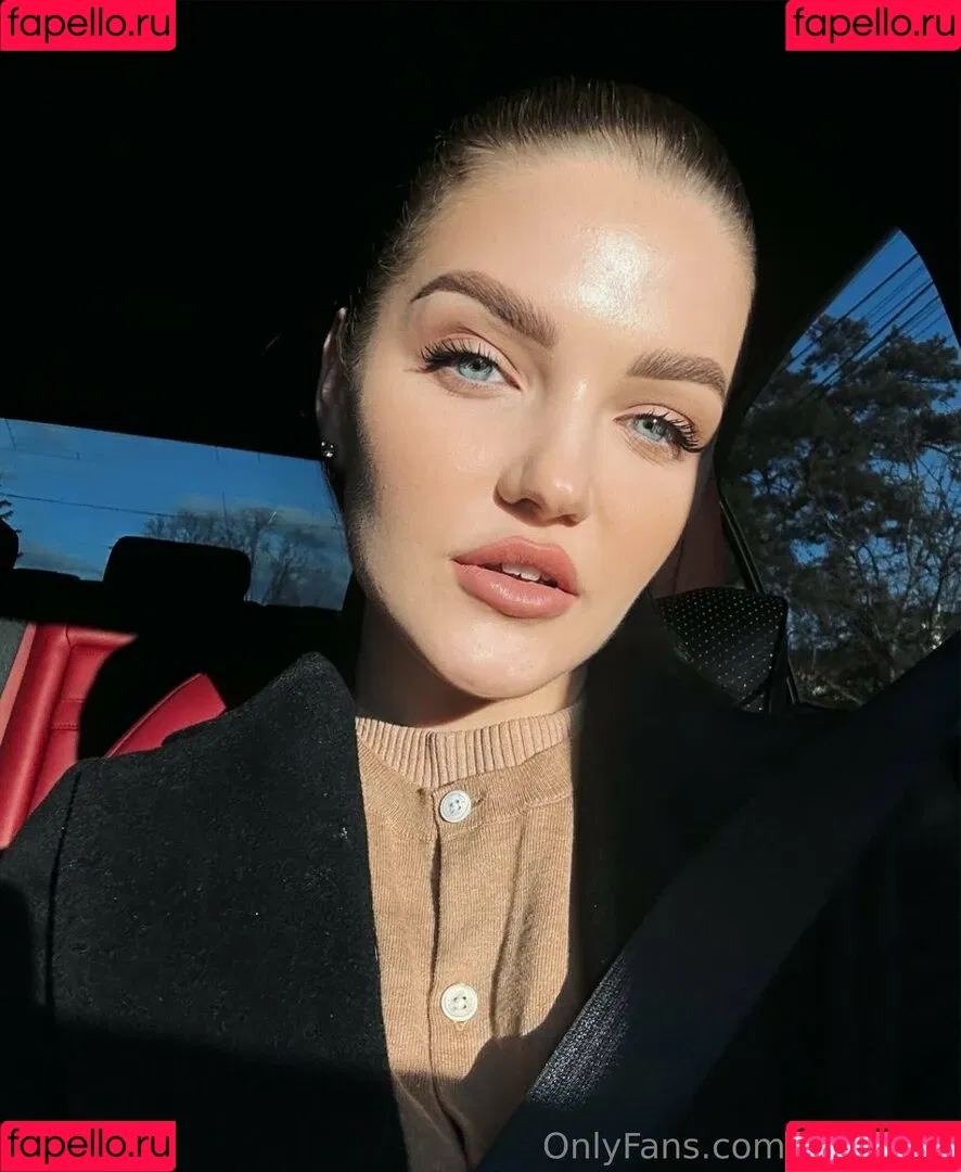 carol.xxx / carollinejane123742 Onlyfans Photo Gallery 