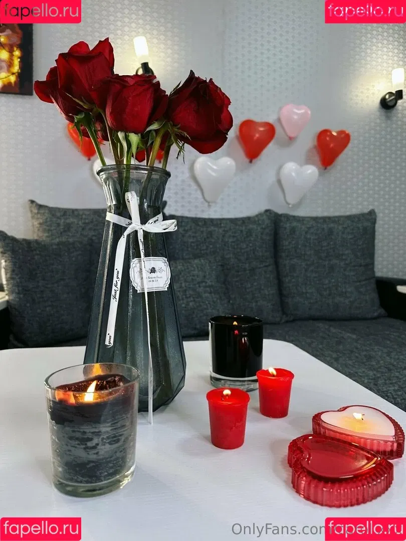 carol.xxx / carollinejane123742 Onlyfans Photo Gallery 