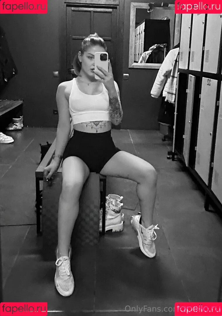 carol.xxx / carollinejane123742 Onlyfans Photo Gallery 