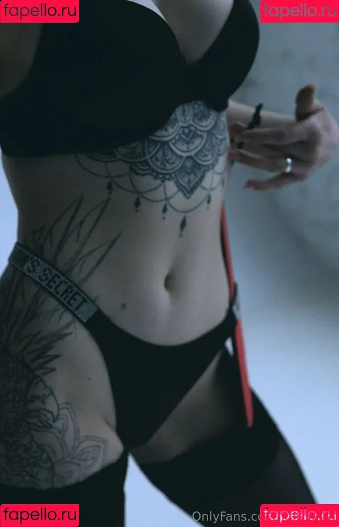 carol.xxx / carollinejane123742 Onlyfans Photo Gallery 