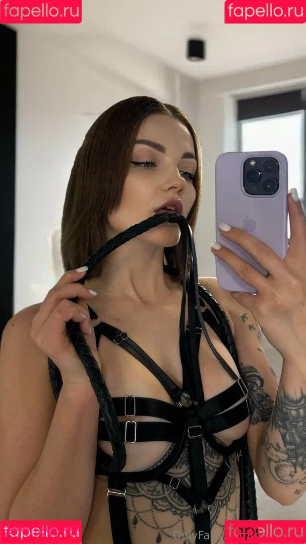 carol.xxx / carollinejane123742 Onlyfans Photo Gallery 