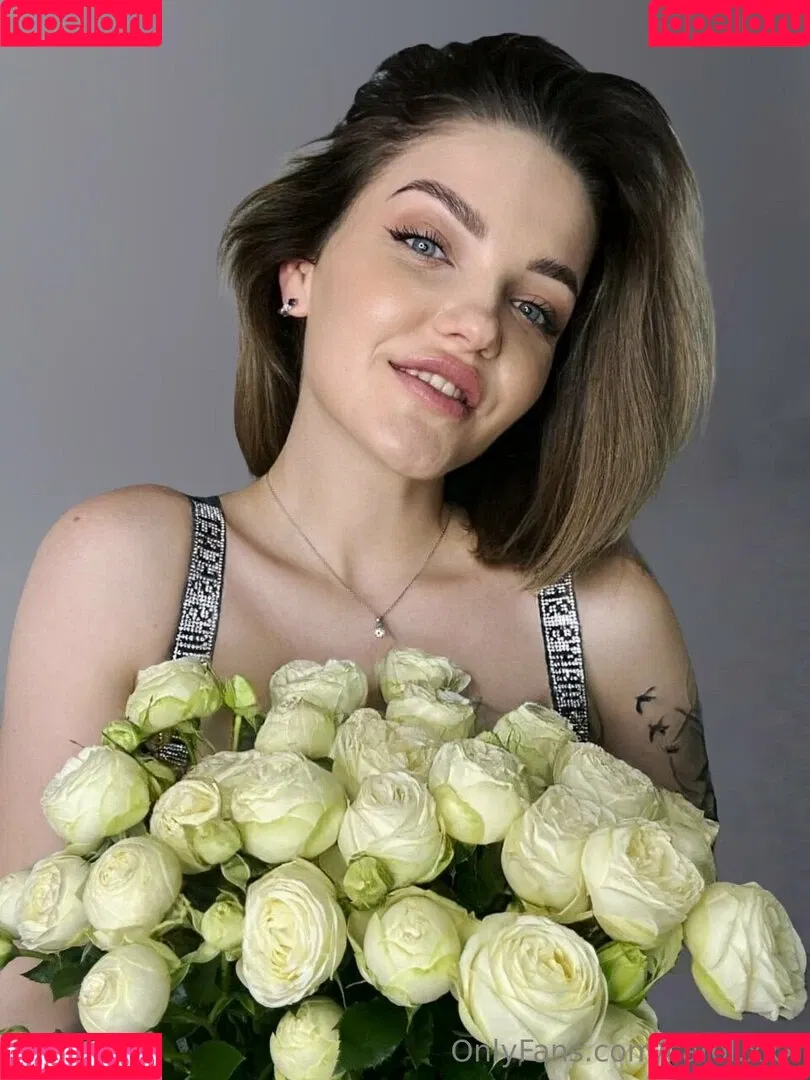 carol.xxx / carollinejane123742 Onlyfans Photo Gallery 