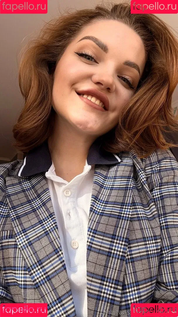 carol.xxx / carollinejane123742 Onlyfans Photo Gallery 