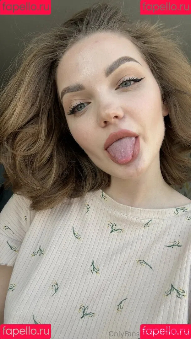 carol.xxx / carollinejane123742 Onlyfans Photo Gallery 