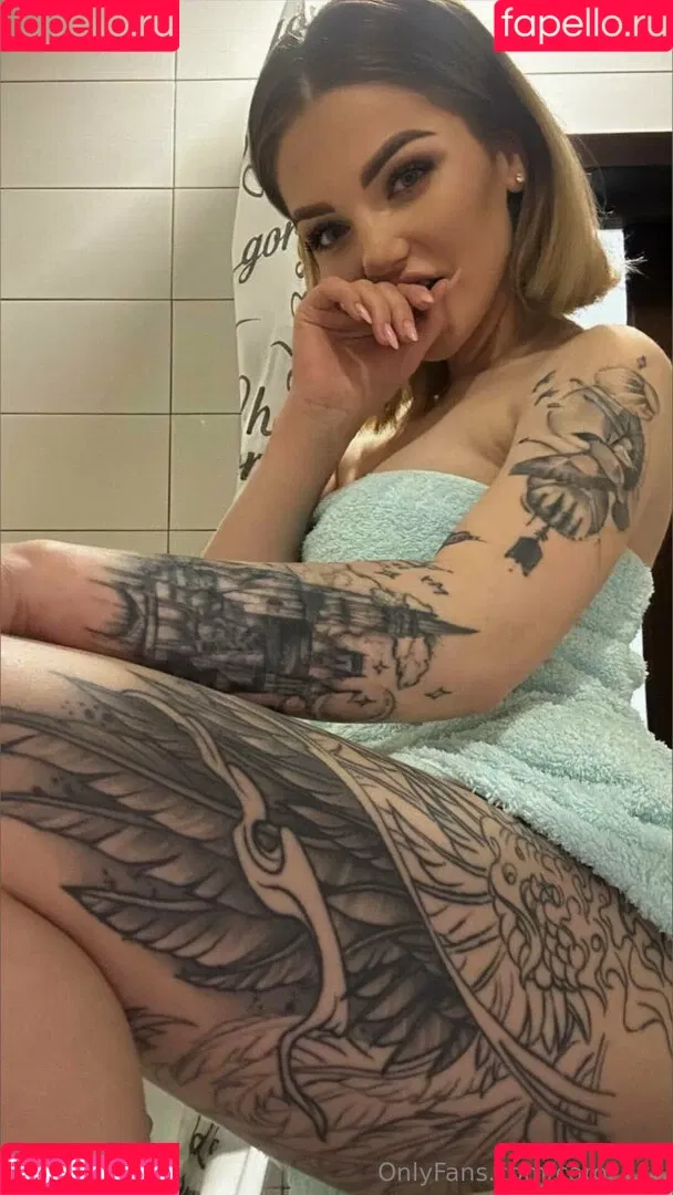 carol.xxx / carollinejane123742 Onlyfans Photo Gallery 