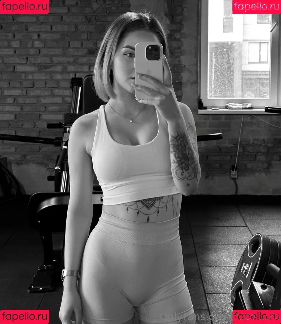 carol.xxx / carollinejane123742 Onlyfans Photo Gallery 