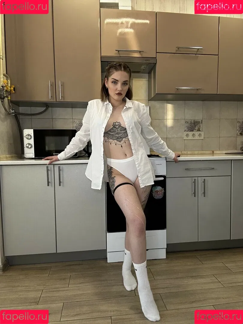 carol.xxx / carollinejane123742 Onlyfans Photo Gallery 