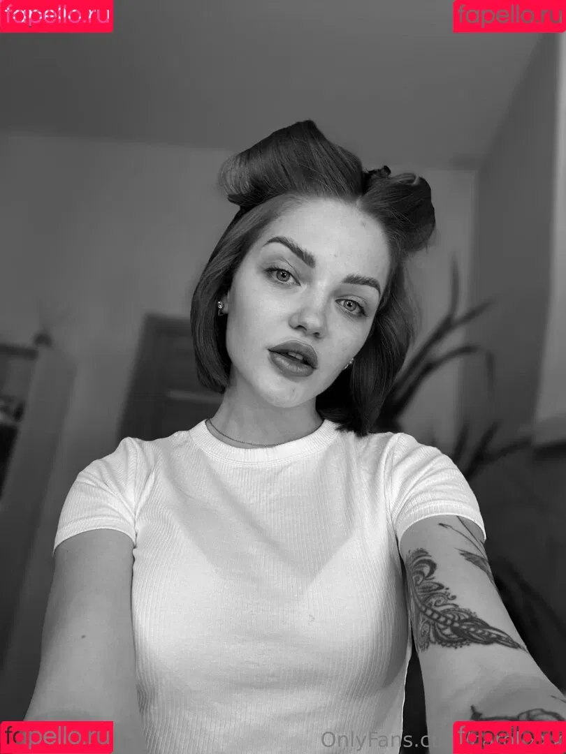 carol.xxx / carollinejane123742 Onlyfans Photo Gallery 