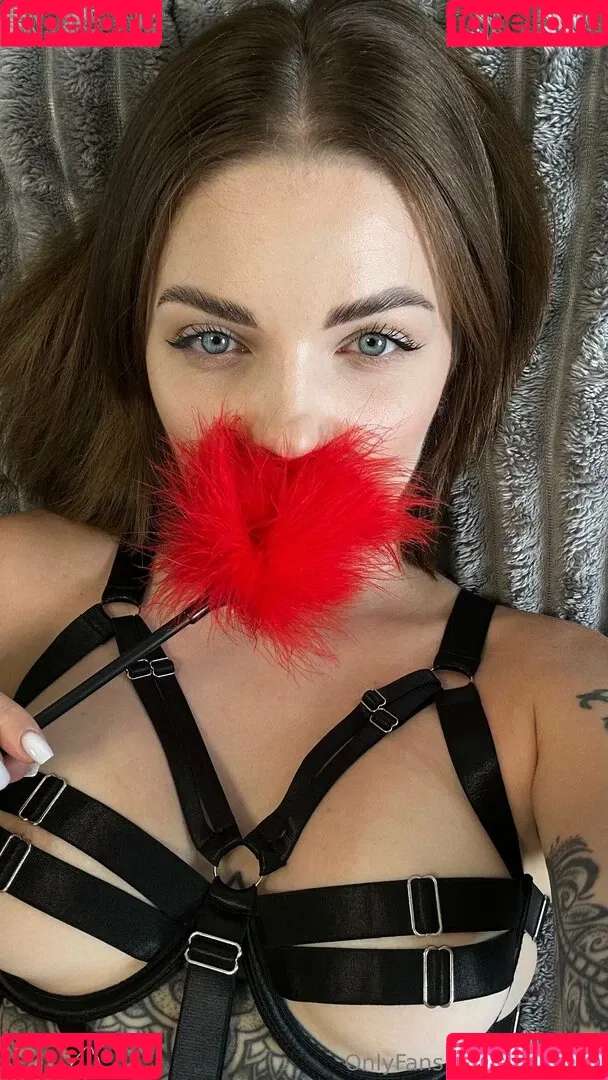 carol.xxx / carollinejane123742 Onlyfans Photo Gallery 