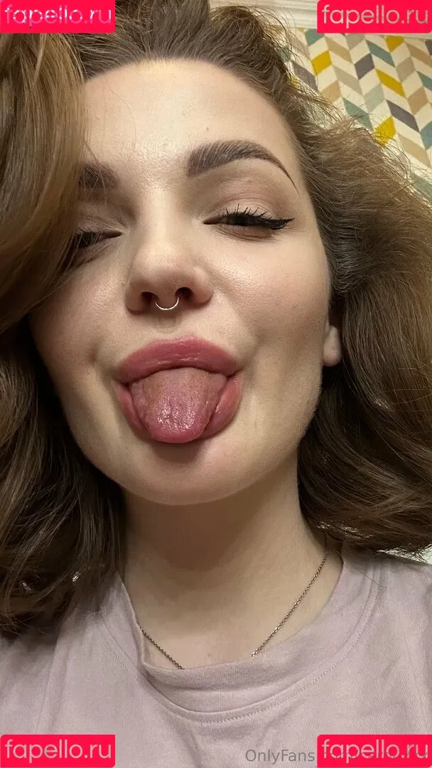 carol.xxx / carollinejane123742 Onlyfans Photo Gallery 