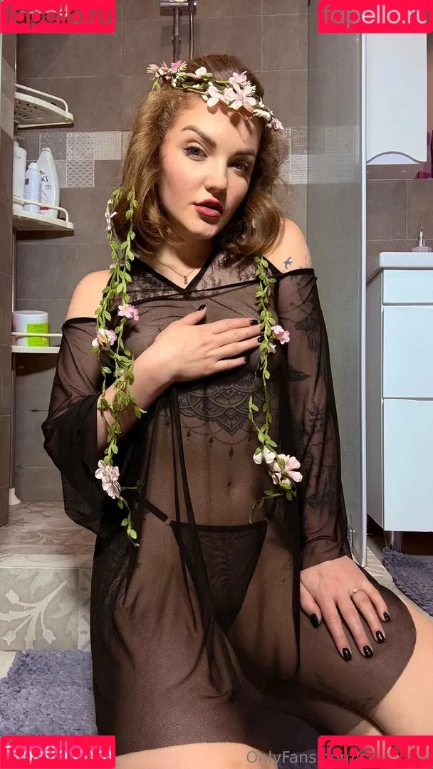 carol.xxx / carollinejane123742 Onlyfans Photo Gallery 