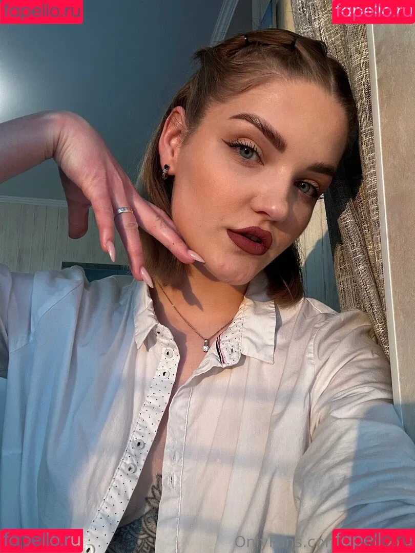 carol.xxx / carollinejane123742 Onlyfans Photo Gallery 