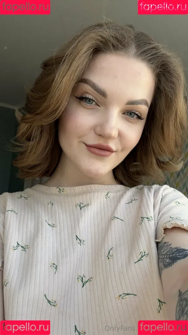 carol.xxx / carollinejane123742 Onlyfans Photo Gallery 