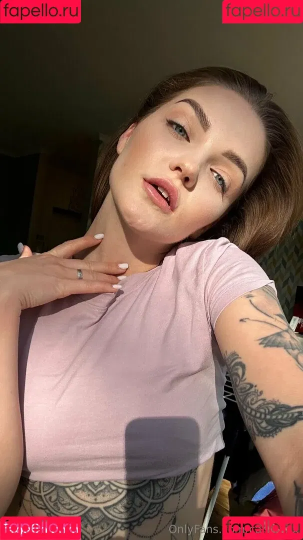 carol.xxx / carollinejane123742 Onlyfans Photo Gallery 