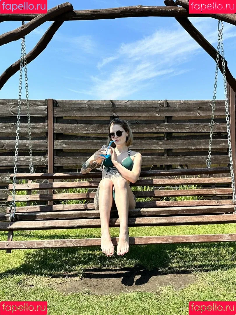 carol.xxx / carollinejane123742 Onlyfans Photo Gallery 