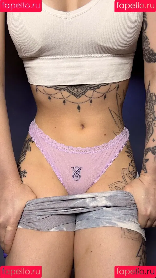 carol.xxx / carollinejane123742 Onlyfans Photo Gallery 