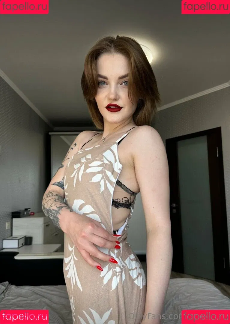 carol.xxx / carollinejane123742 Onlyfans Photo Gallery 