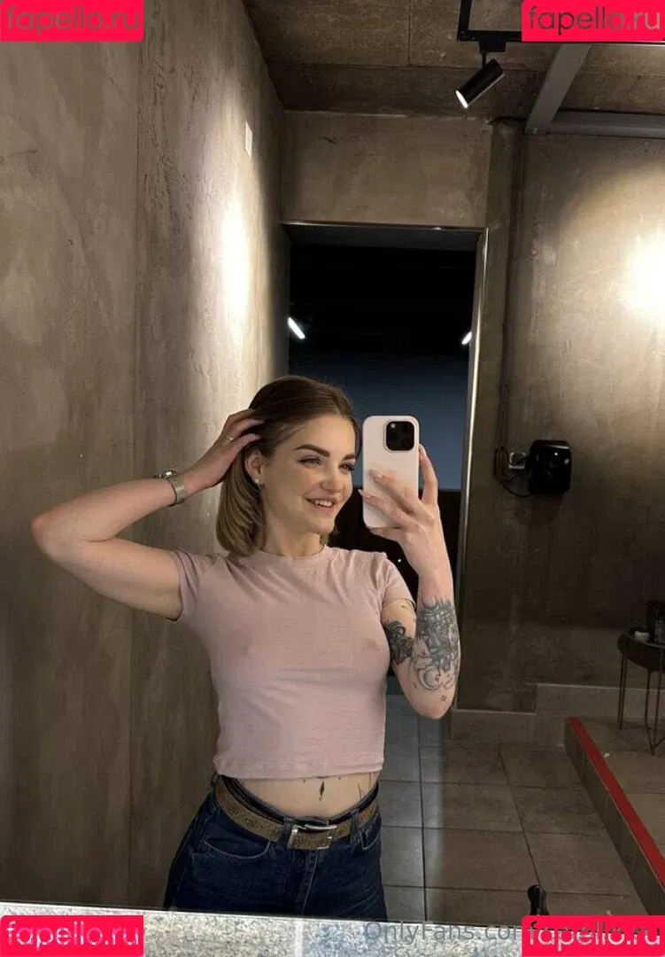 carol.xxx / carollinejane123742 Onlyfans Photo Gallery 