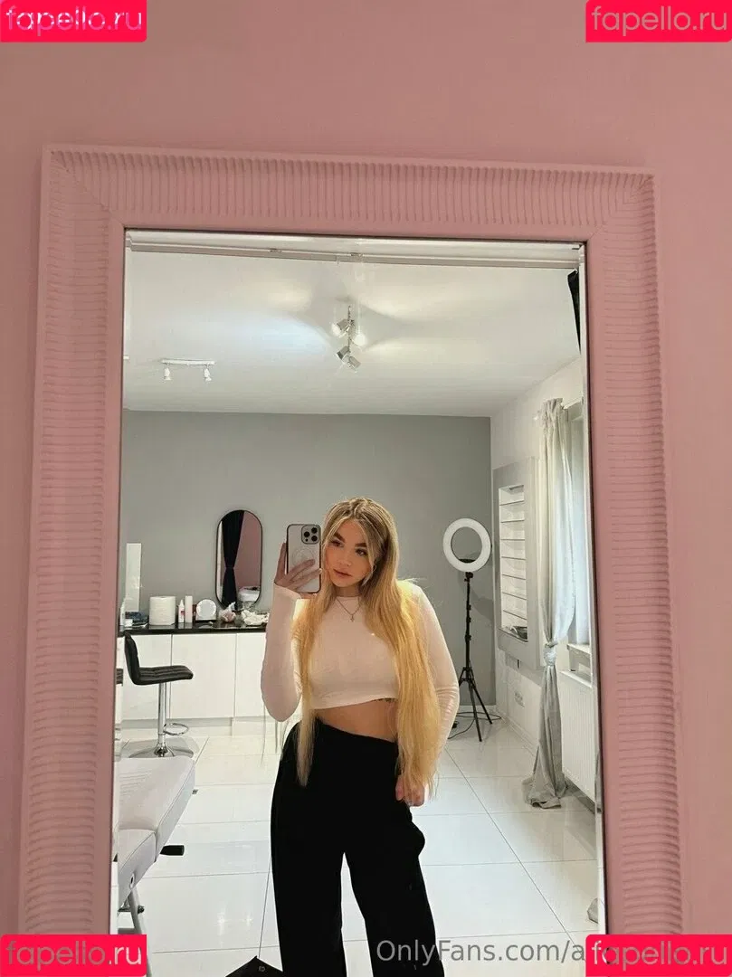 april007free / missamerrrickaa Onlyfans Photo Gallery 