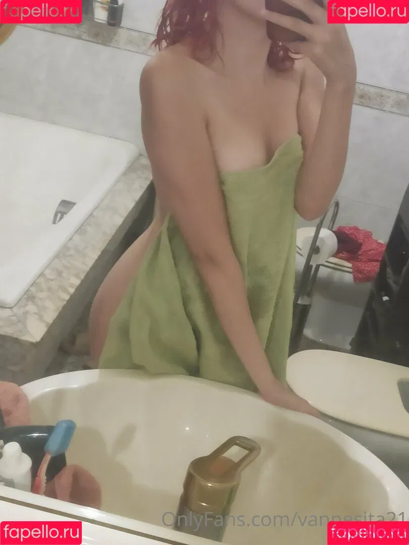 vanessahudgens / vannesita21 Onlyfans Photo Gallery 