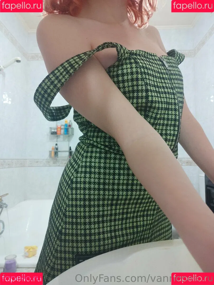 vanessahudgens / vannesita21 Onlyfans Photo Gallery 