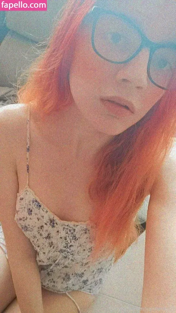 vanessahudgens / vannesita21 Onlyfans Photo Gallery 