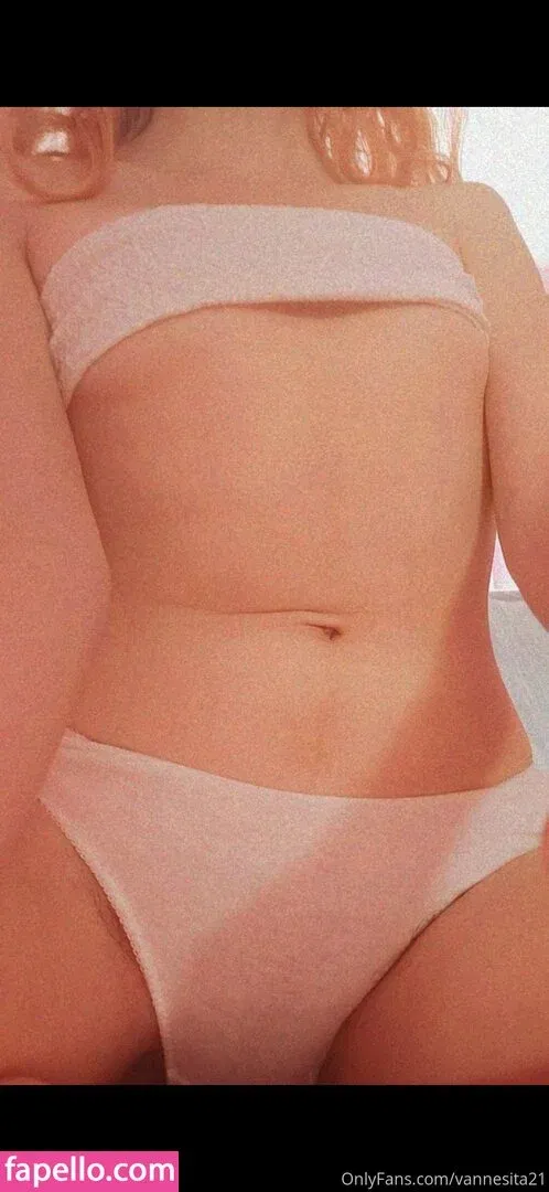 vanessahudgens / vannesita21 Onlyfans Photo Gallery 