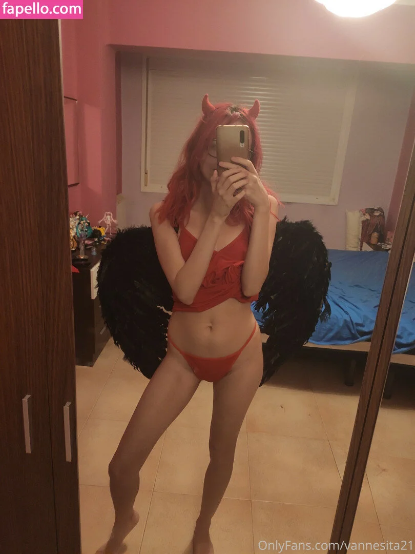 vanessahudgens / vannesita21 Onlyfans Photo Gallery 
