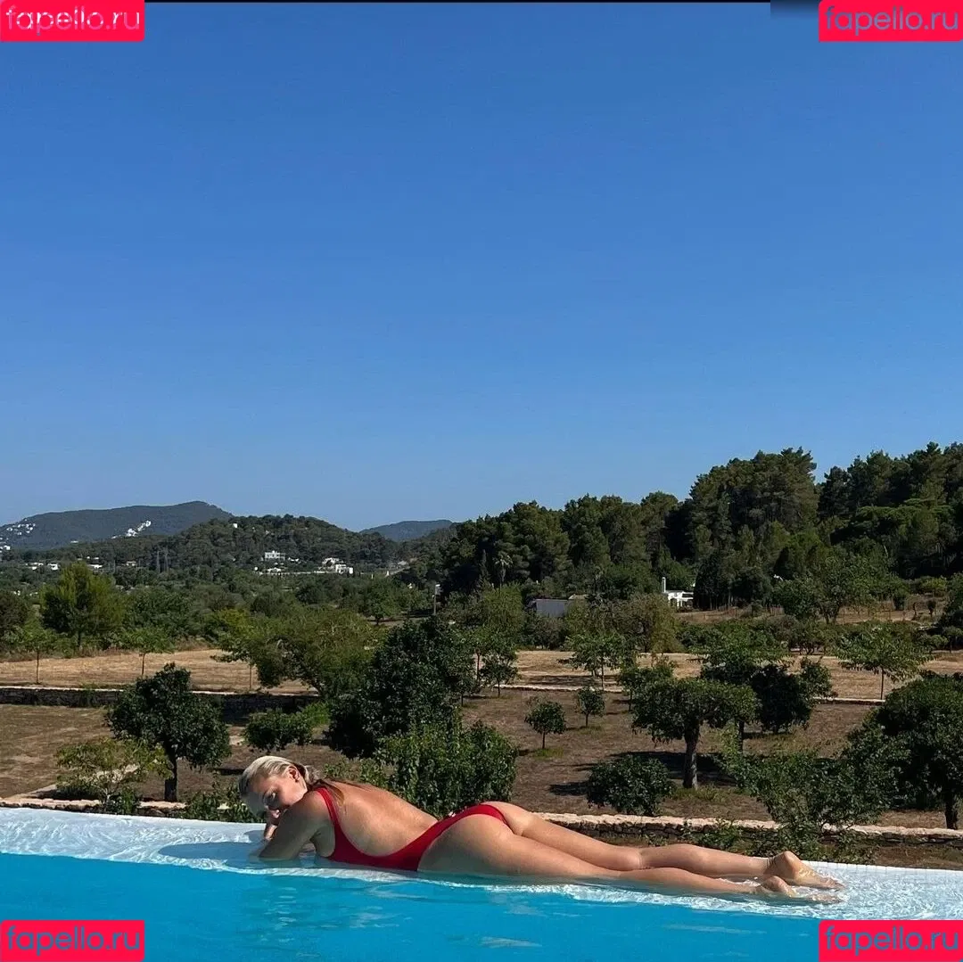 Evelyn Burdecki / evelyn_burdecki / evelynburdecki Onlyfans Photo Gallery 