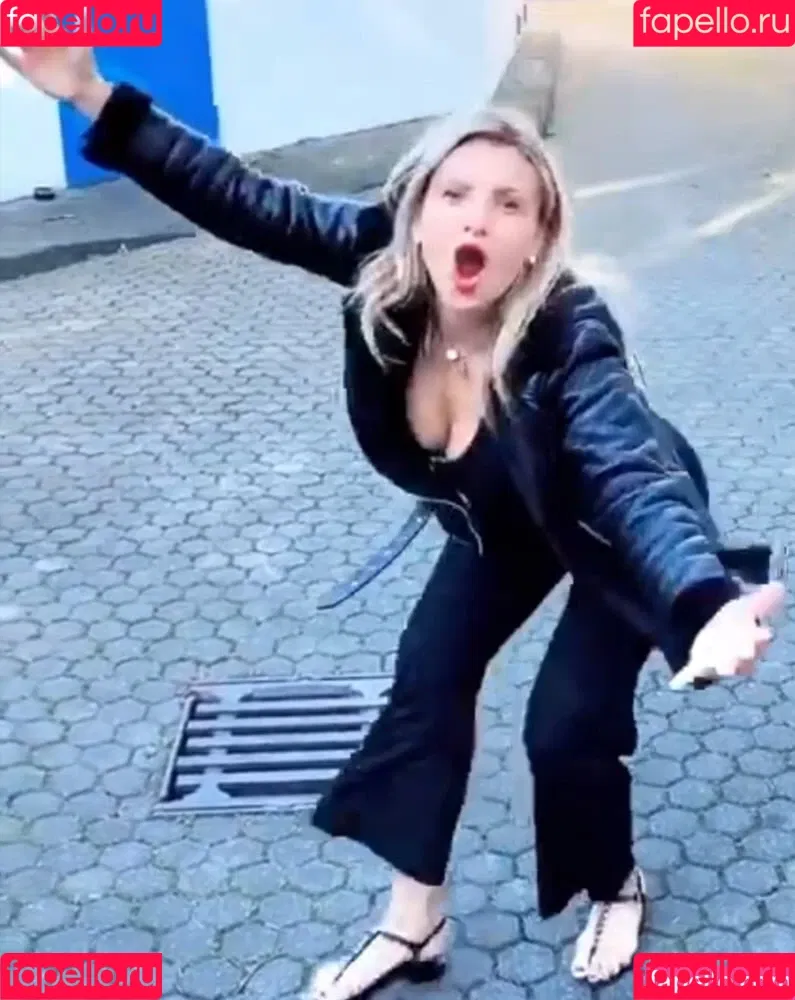 Evelyn Burdecki / evelyn_burdecki / evelynburdecki Onlyfans Photo Gallery 